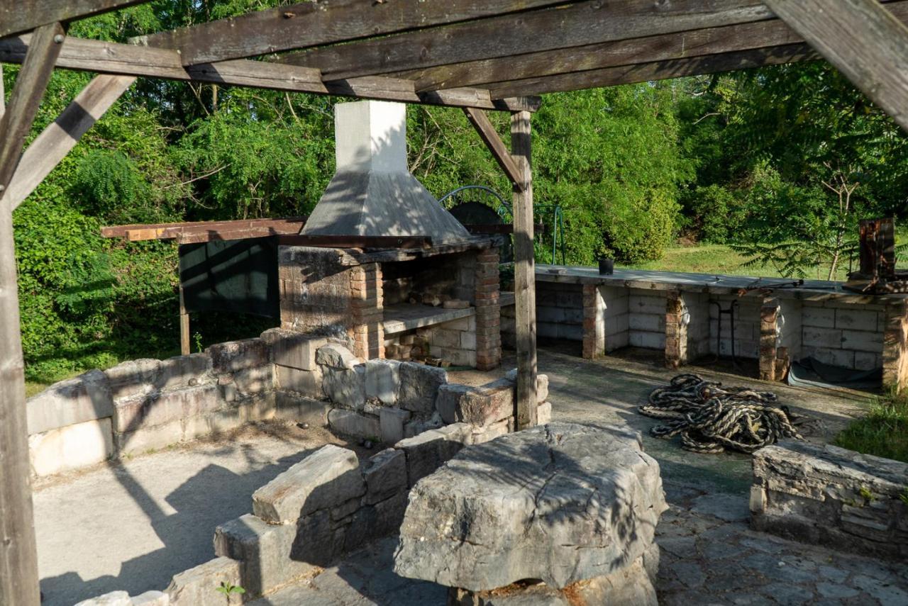 Julijud, Heated Pool, Jacuzzi, Dome And Sauna Brajkovici  Bagian luar foto